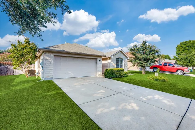 a front view of house with yard