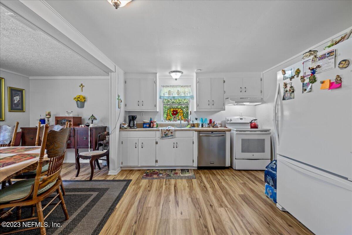 208 Tinsley Road Florahome, FL 32140 - Photo 16 of 71 Kitchen