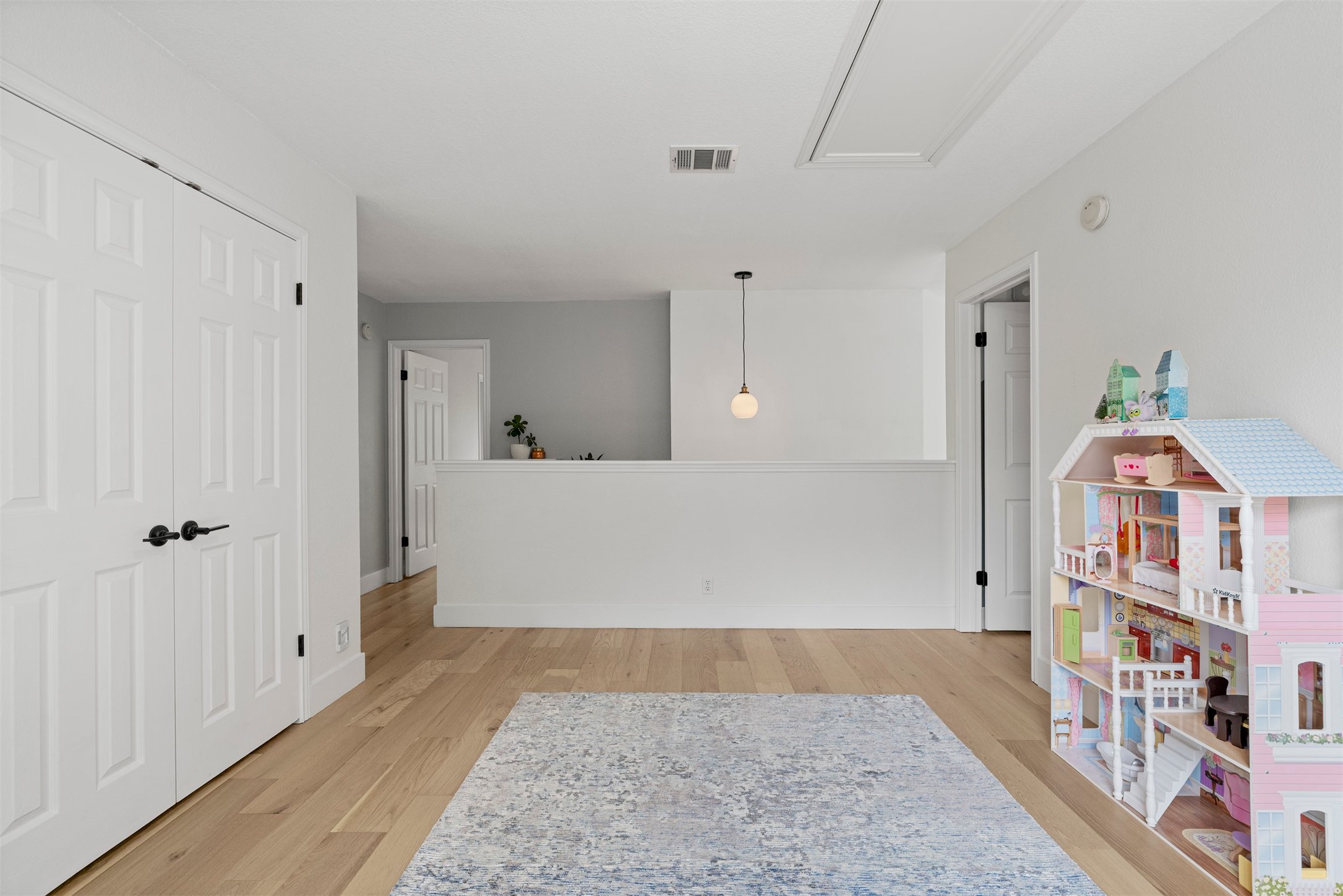 6804 Auckland Court Austin, TX 78749 - Photo 29 of 40 a view of an entryway with wooden floor