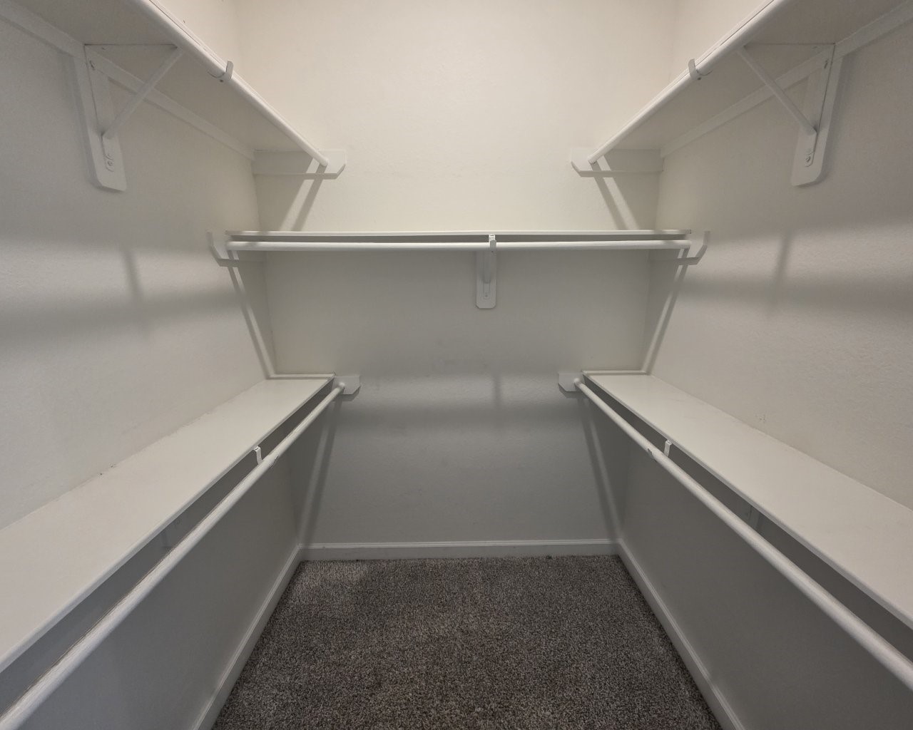 839 Lakeland Circle Rosharon, TX 77583 - Photo 14 of 30 Walk-in closet #2