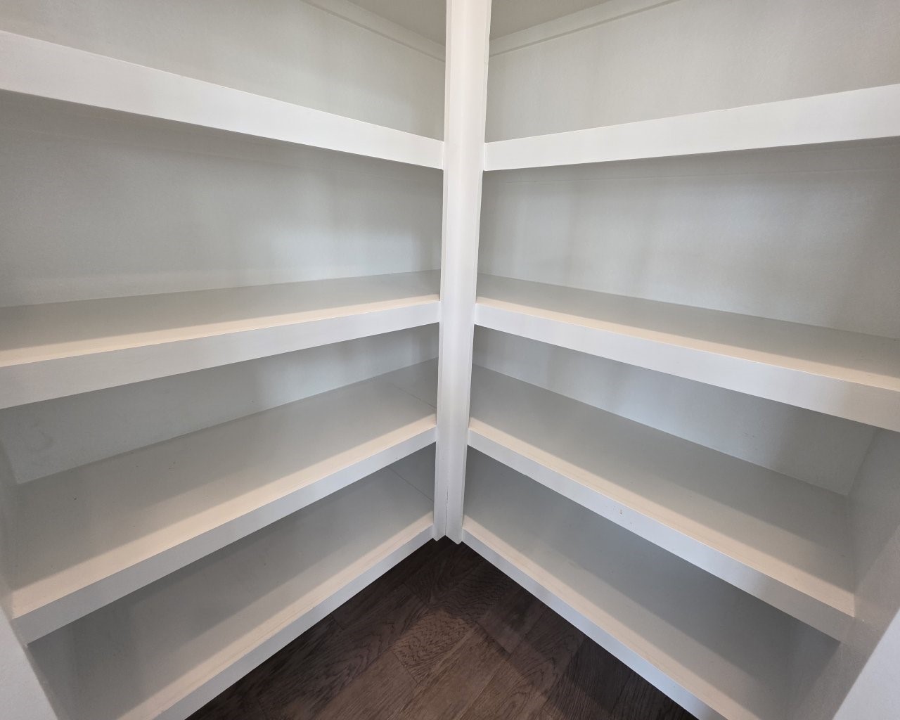 839 Lakeland Circle Rosharon, TX 77583 - Photo 7 of 30 Pantry