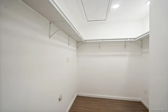 $799,990 | 1 Stanford Court, Wantagh, NY 11793