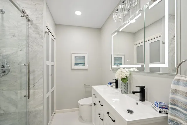 $799,990 | 1 Stanford Court, Wantagh, NY 11793