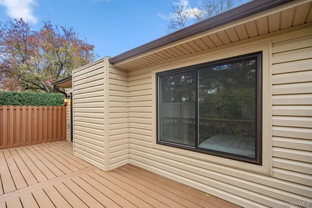 $799,990 | 1 Stanford Court, Wantagh, NY 11793