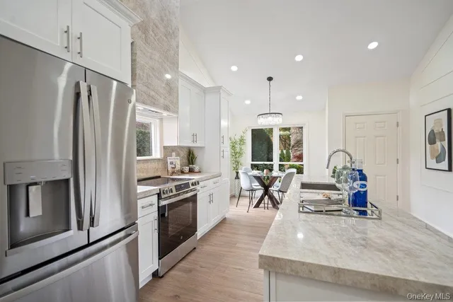 $799,990 | 1 Stanford Court, Wantagh, NY 11793