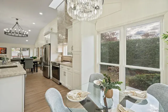 $799,990 | 1 Stanford Court, Wantagh, NY 11793