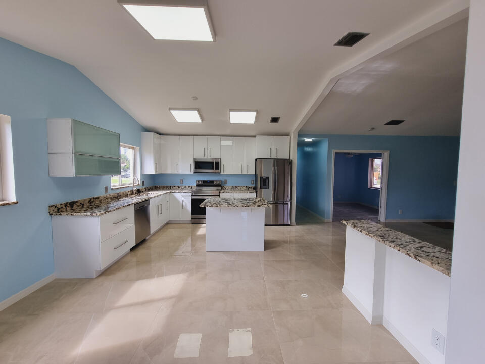 46 Vista Del Rio Boynton Beach, FL 33426 - Photo 14 of 19 14