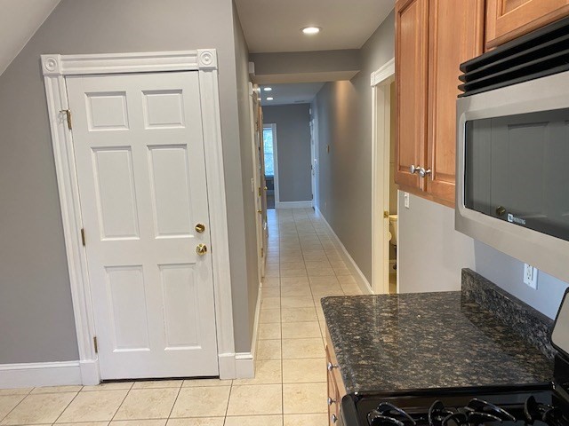 22 Howard Street, Unit 2 RIGHT Melrose, MA 02176 - Photo 5 of 13