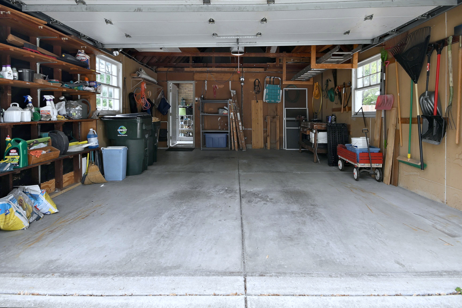 8 South Merrill Street Park Ridge, IL 60068 - Photo 24 of 30 a view of a storage in a room