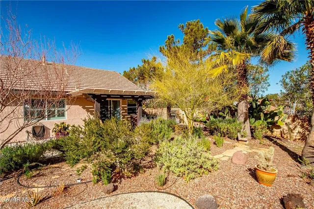 a view of entryway with a front door