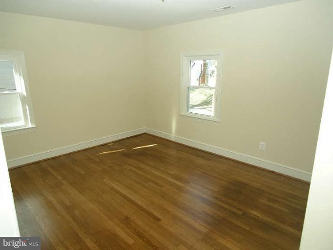 114 Hamilton Avenue Silver Spring, MD 20901 - Photo 5 of 19 Bedroom