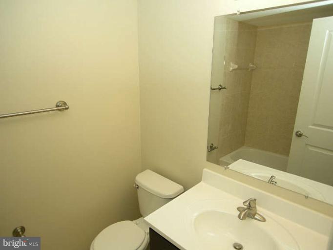 114 Hamilton Avenue Silver Spring, MD 20901 - Photo 9 of 19 Bath
