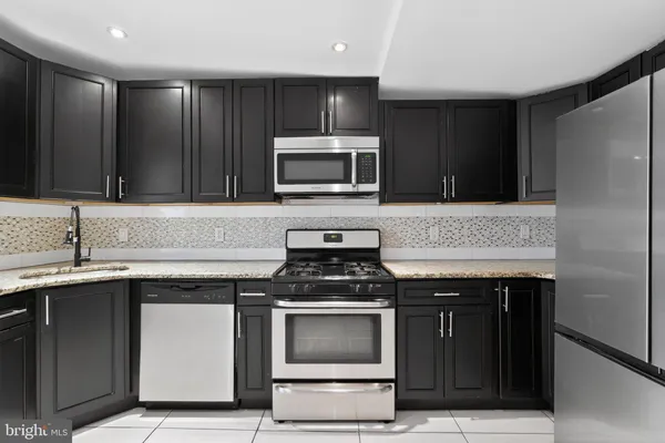 $2,299 | 2603 Almond Street, Philadelphia, PA 19125