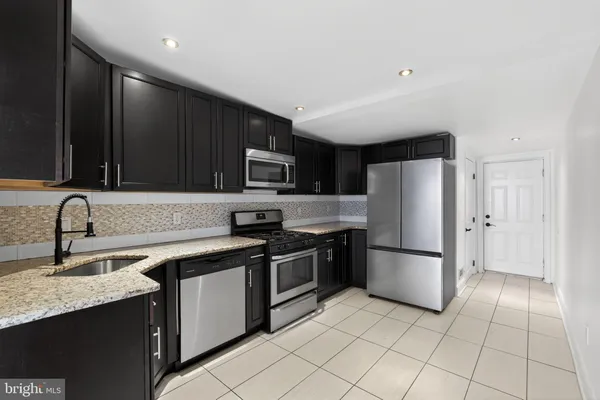 $2,299 | 2603 Almond Street, Philadelphia, PA 19125