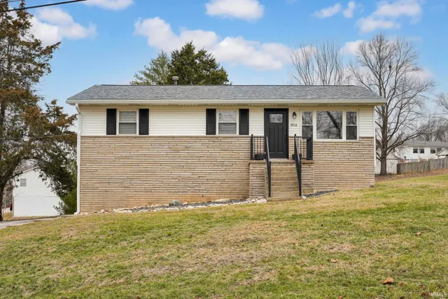 $215,000 | 904 Hall Avenue, Oolitic, IN 47451