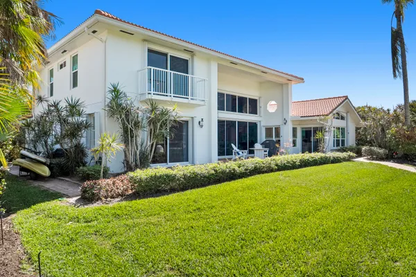 $3,000,000 | 8565 Southeast Palm Street, Hobe Sound, FL 33455