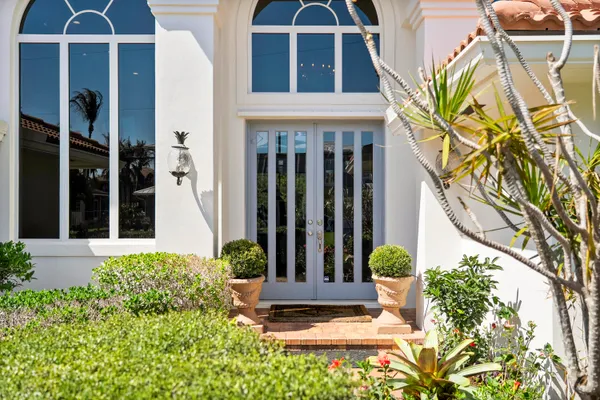 $3,000,000 | 8565 Southeast Palm Street, Hobe Sound, FL 33455