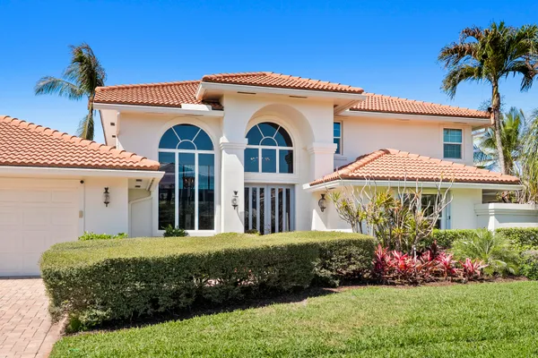 $3,000,000 | 8565 Southeast Palm Street, Hobe Sound, FL 33455