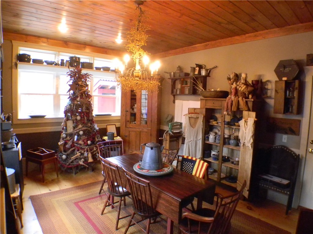 830 Reservoir Road Burrillville, RI 02859 - Photo 4 of 32 Dinning Room