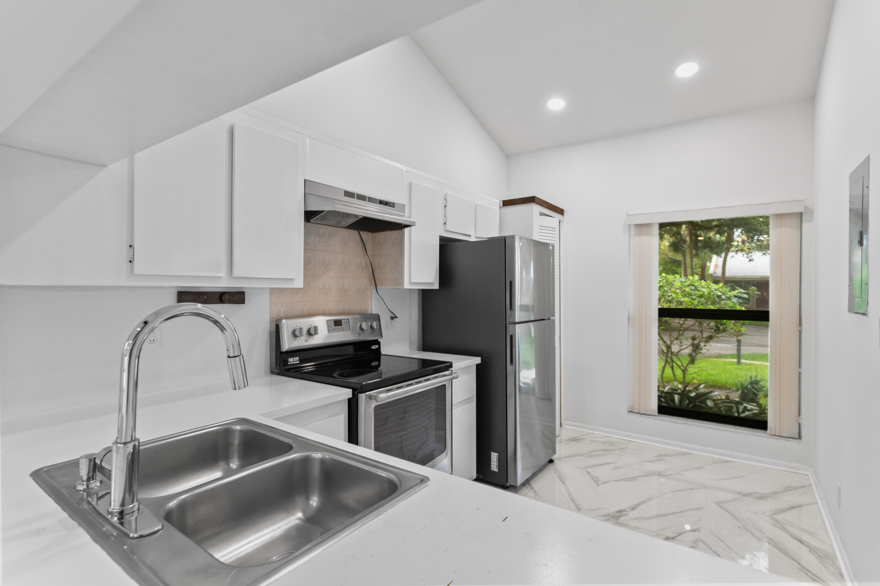1400 Northwest 9th Avenue, Unit B14 Boca Raton, FL 33486 - Photo 10 of 34 585A7482