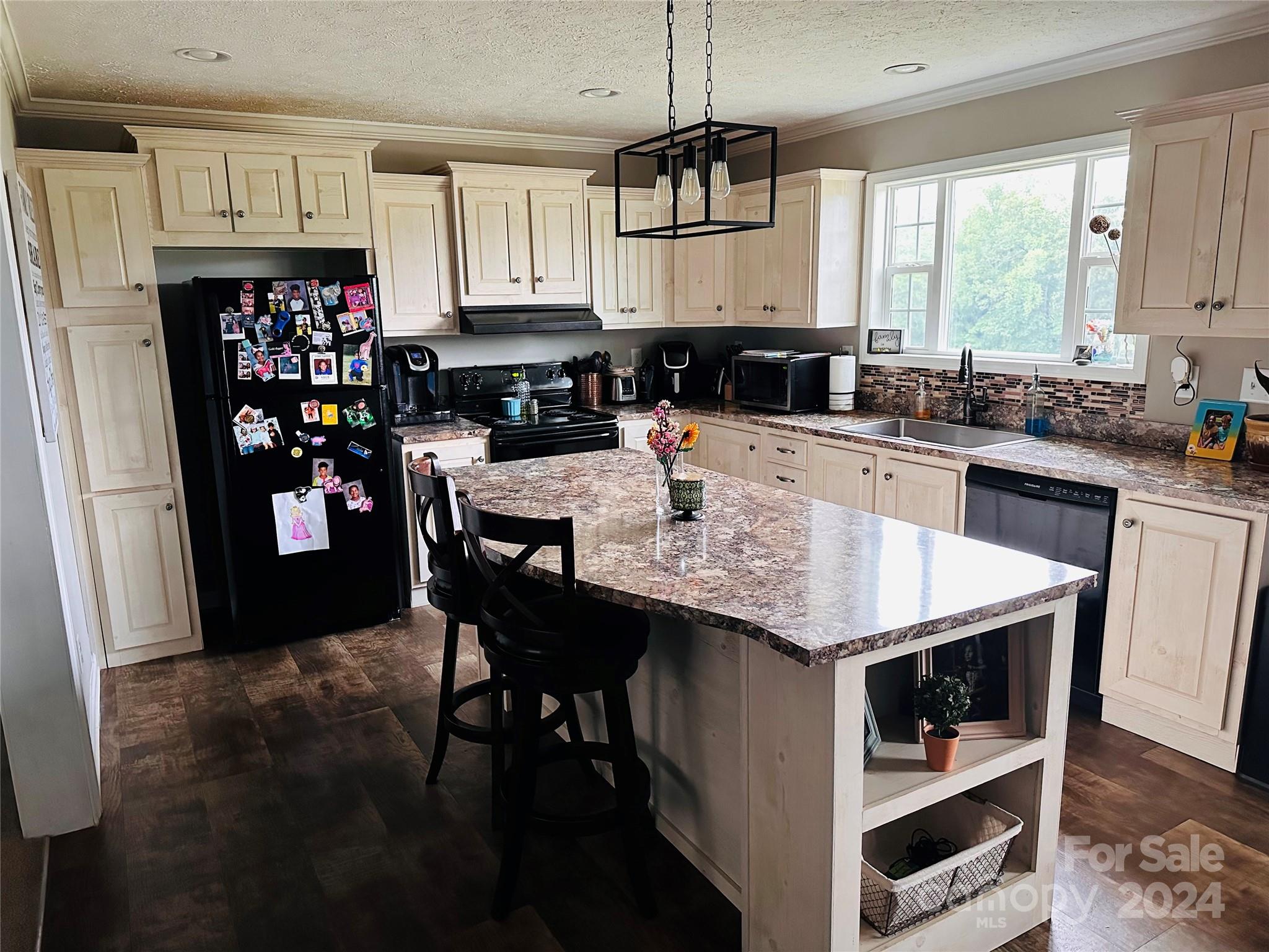 2418 Ralph L Road Hickory, NC 28602 - Photo 4 of 21 Gallery Image 4