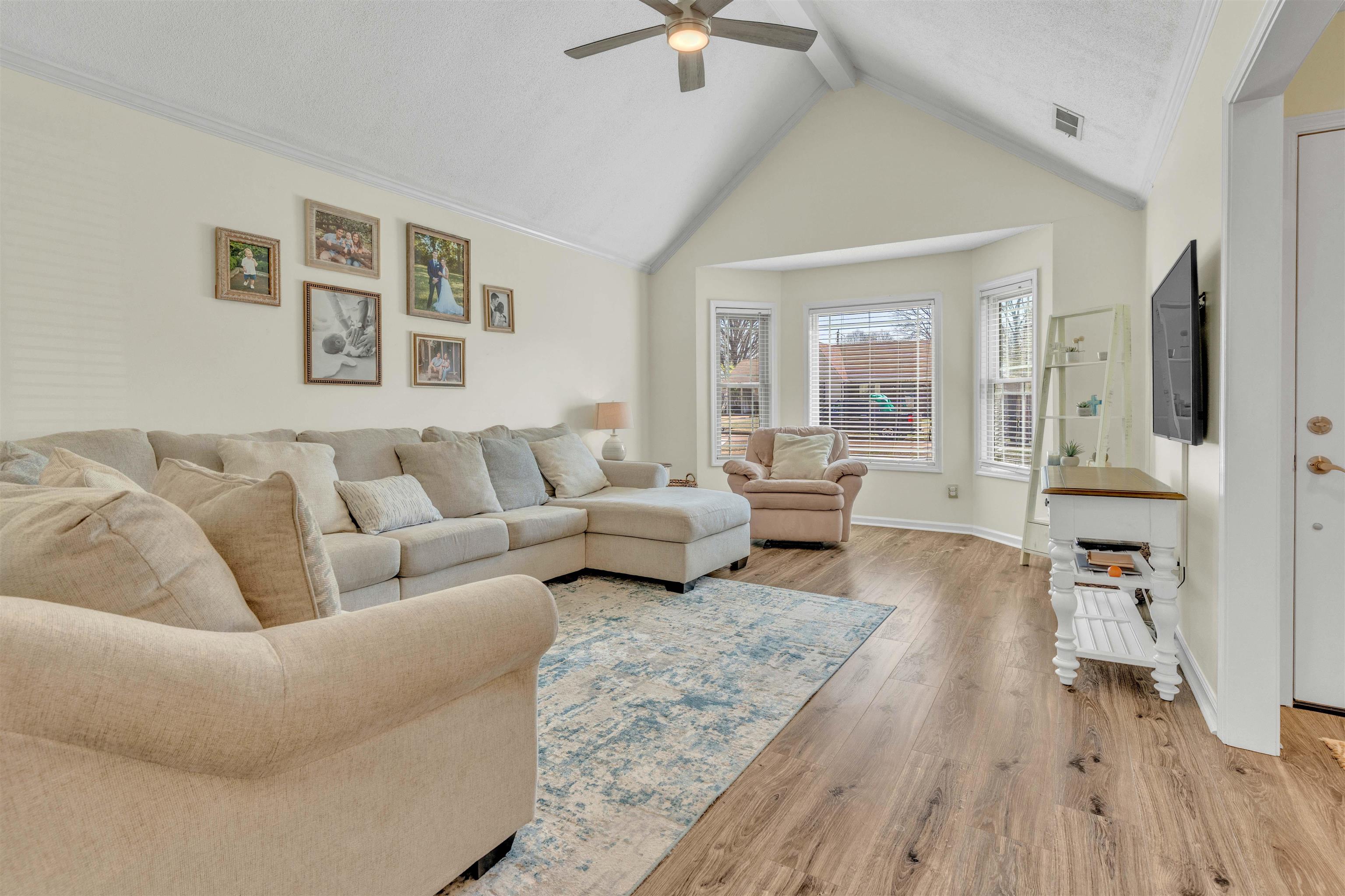 368 Little Oak Lane Collierville, TN 38017 - Photo 2 of 25