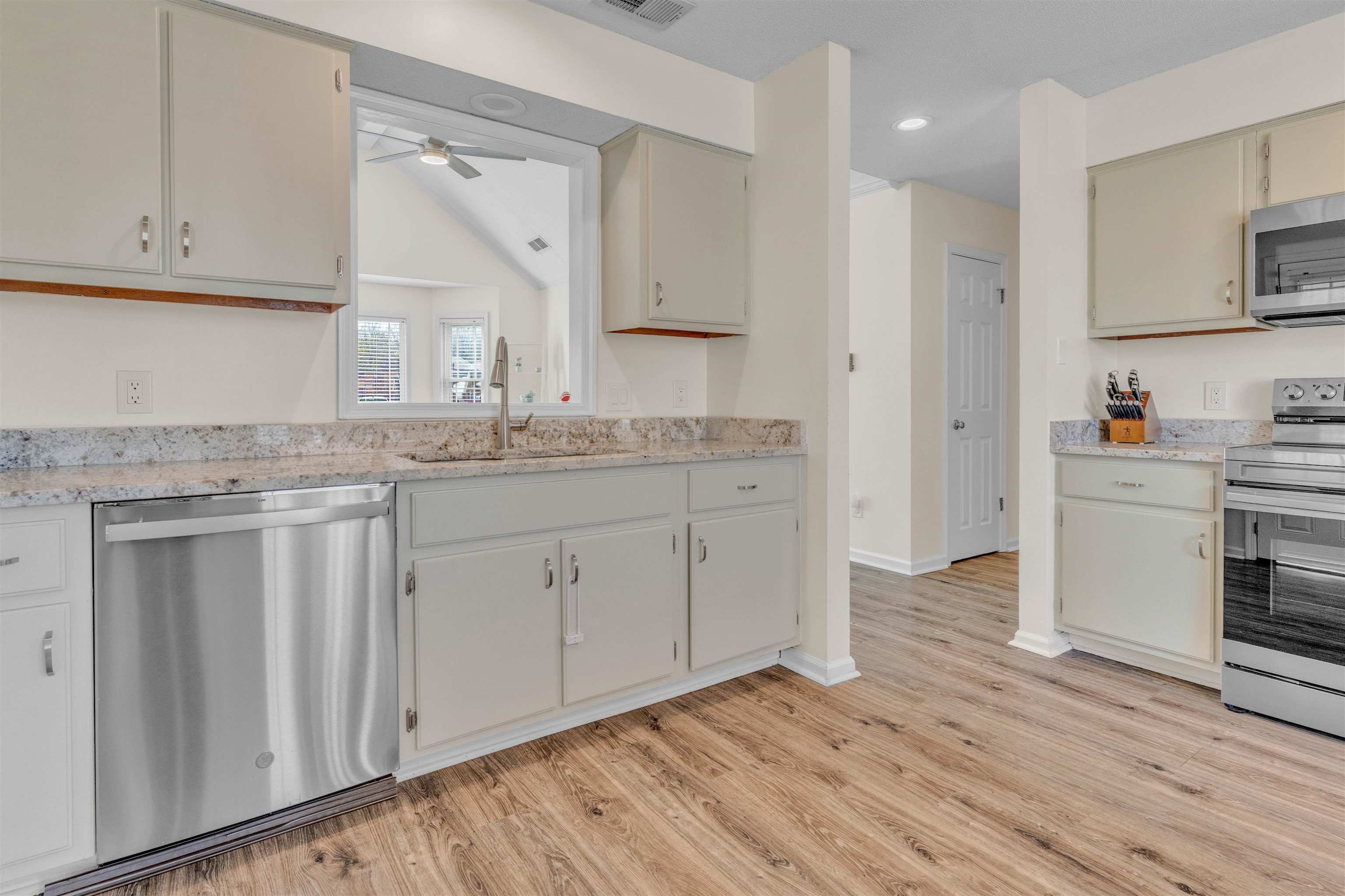 368 Little Oak Lane Collierville, TN 38017 - Photo 6 of 25