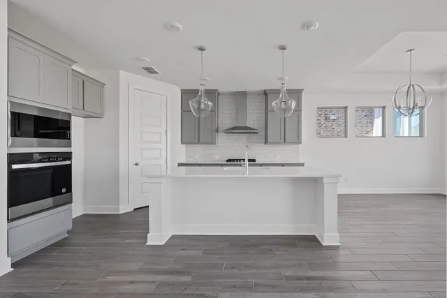 $584,714 | 141 Cloverton Crescent, Hutto, TX 78634