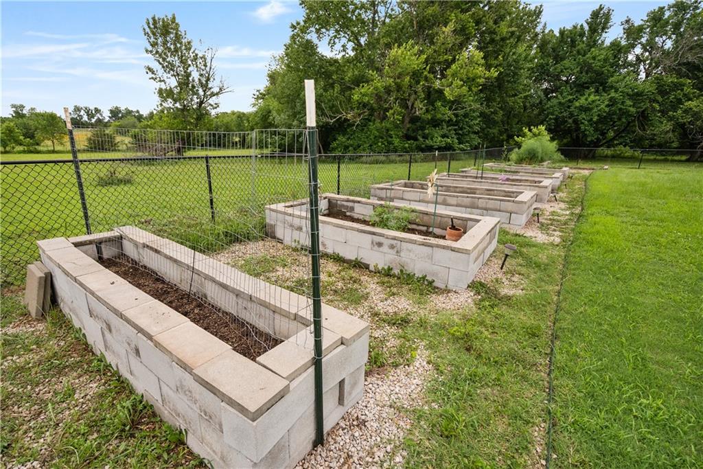 1531 22000 Road Parsons, KS 67357 - Photo 64 of 97