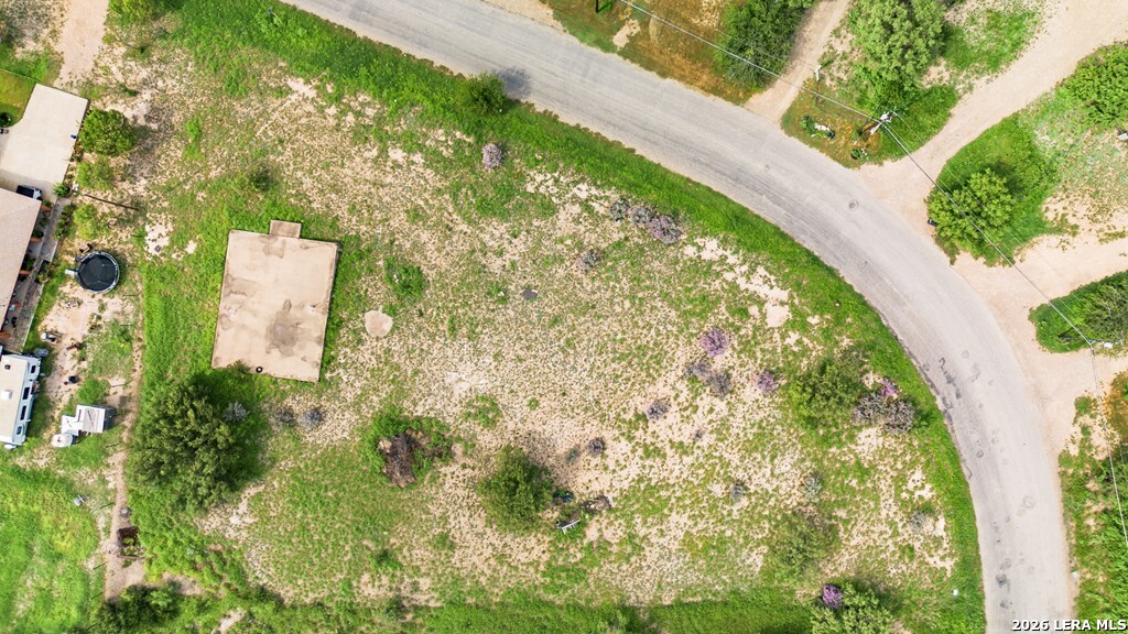 1326 Wagon Wheel Road Eagle Pass, TX 78852 - Photo 13 of 17 a view of a garden