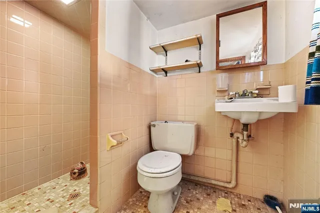 $639,000 | 22 Arthur Street, Clifton, NJ 07011