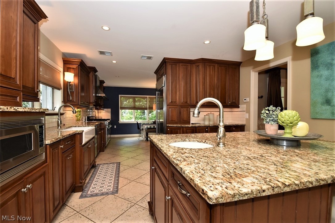 2841 Weybridge Road Cleveland, OH 44120 - Photo 11 of 35 Gallery Image 11