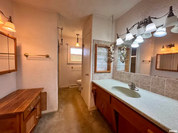 $164,000 | 708 Jamie Lane, Macomb, IL 61455