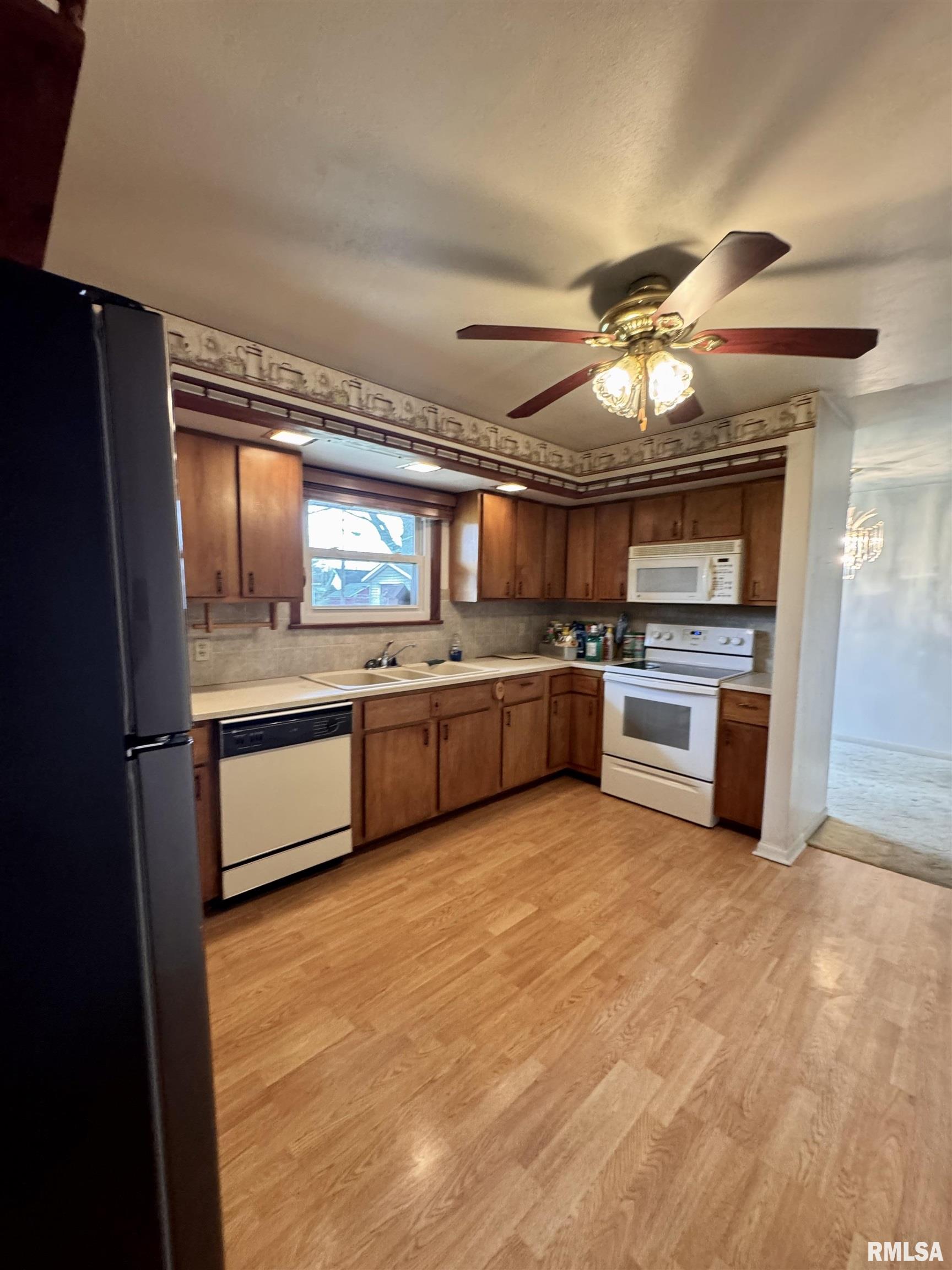 708 Jamie Lane Macomb, IL 61455 - Photo 13 of 23