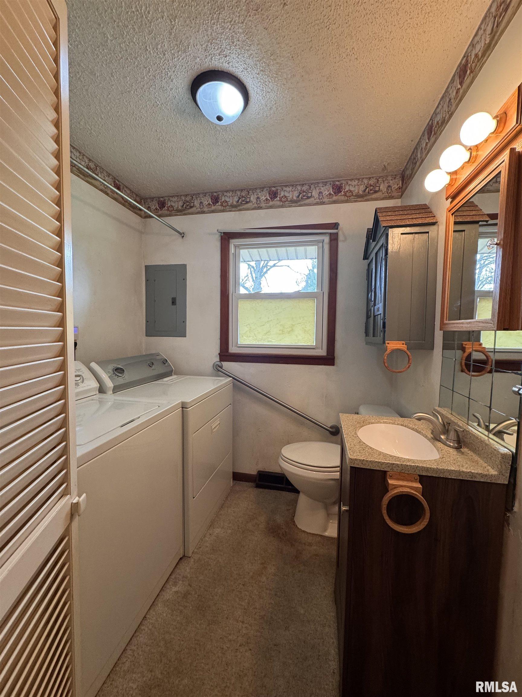 708 Jamie Lane Macomb, IL 61455 - Photo 16 of 23