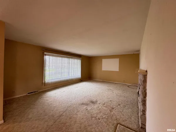 $164,000 | 708 Jamie Lane, Macomb, IL 61455