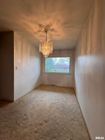 $164,000 | 708 Jamie Lane, Macomb, IL 61455