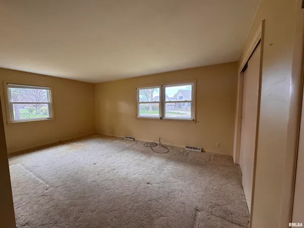 $164,000 | 708 Jamie Lane, Macomb, IL 61455