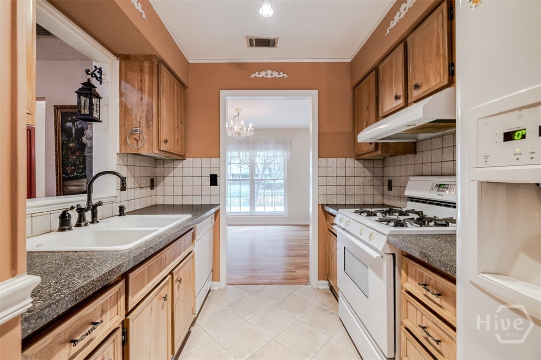 2 Ole Oak Road Savannah, GA 31410 - Photo 13 of 43 Gallery Image 13