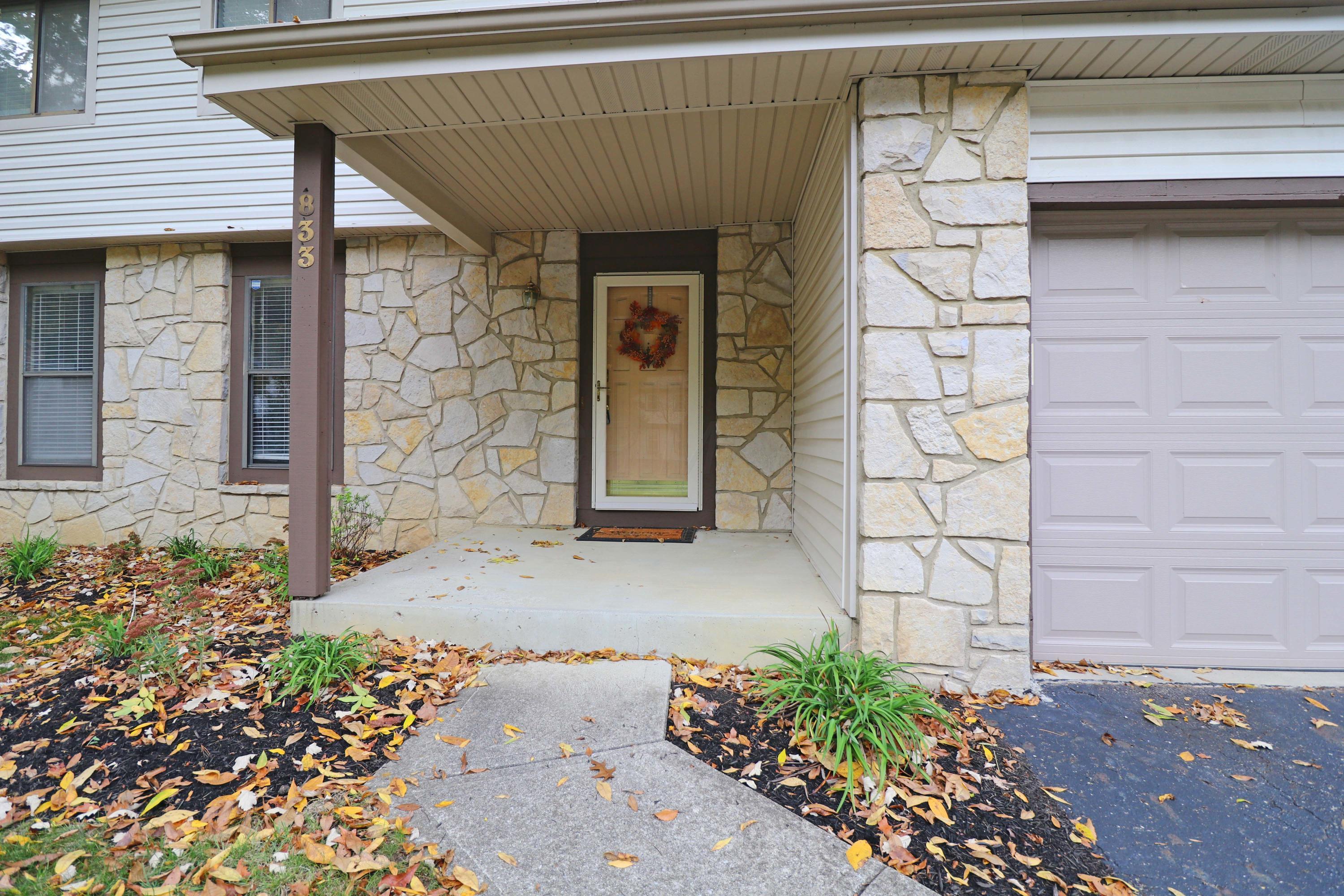 833 Lindenhaven Road Columbus, OH 43230 - Photo 2 of 41