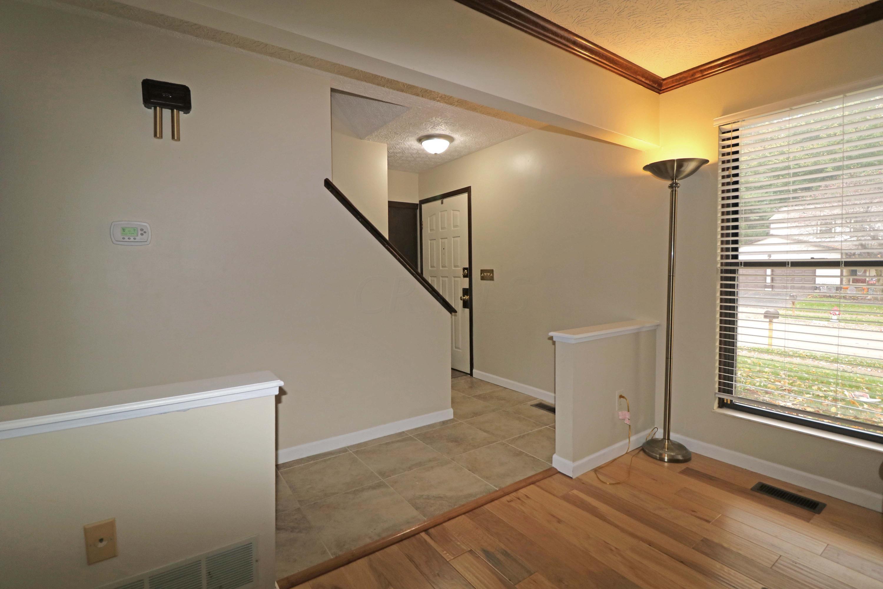 833 Lindenhaven Road Columbus, OH 43230 - Photo 3 of 41