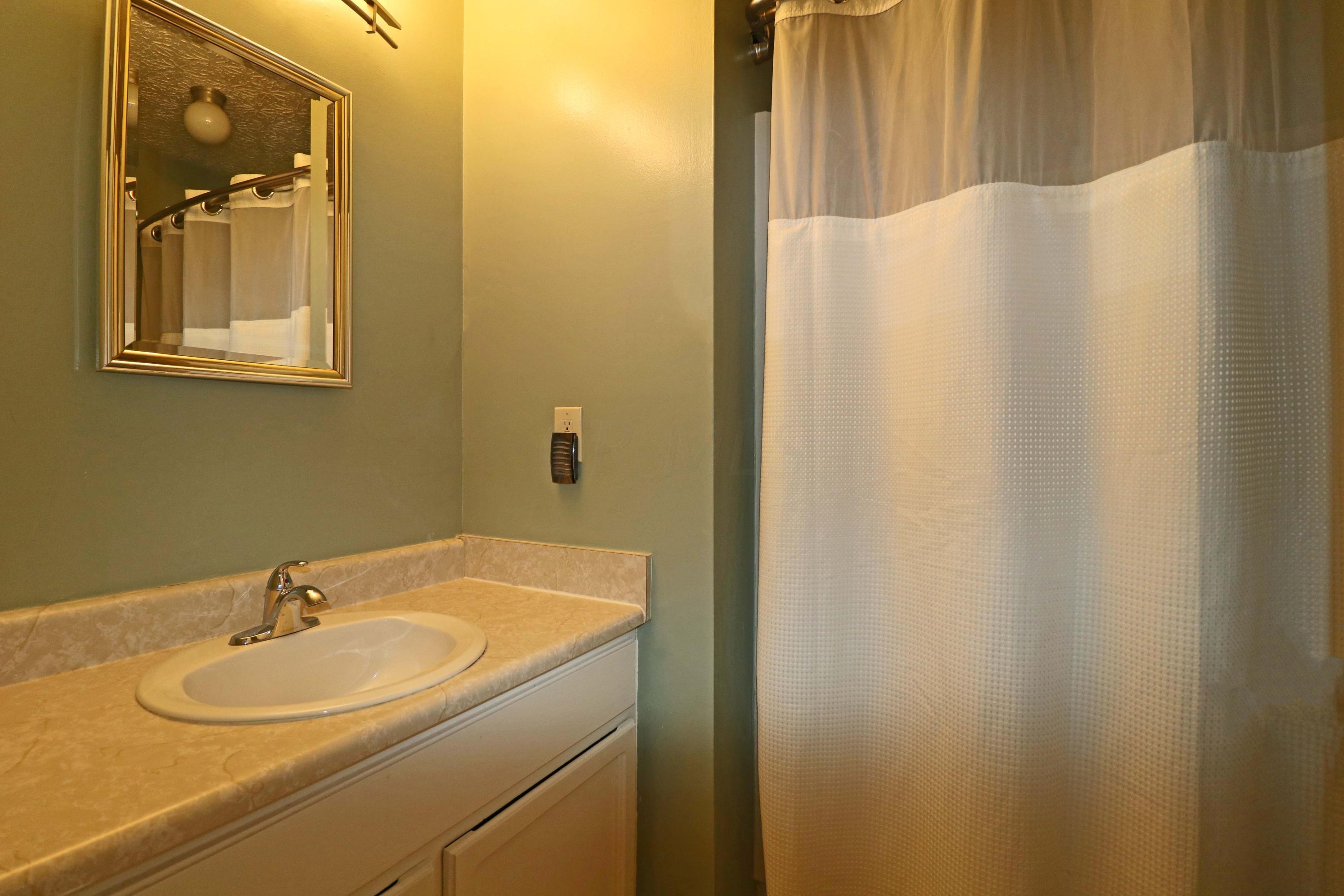 833 Lindenhaven Road Columbus, OH 43230 - Photo 32 of 41