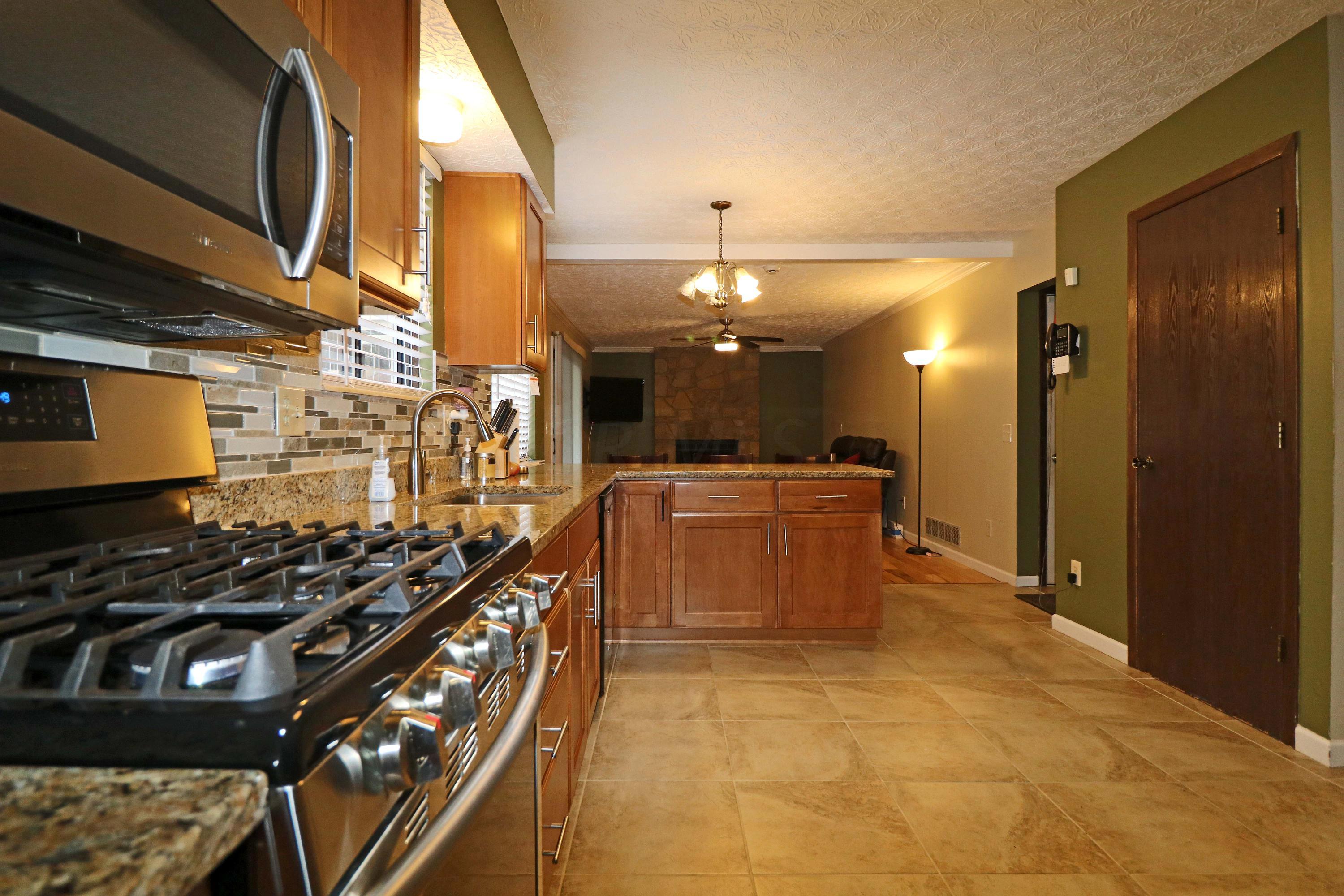 833 Lindenhaven Road Columbus, OH 43230 - Photo 10 of 41