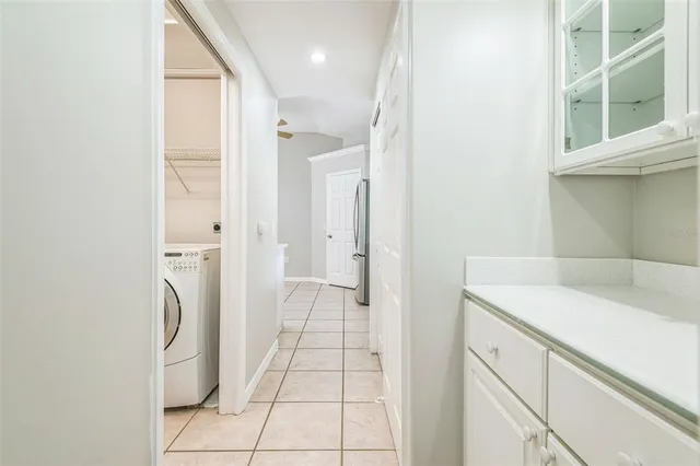 a view of livingroom with furniture