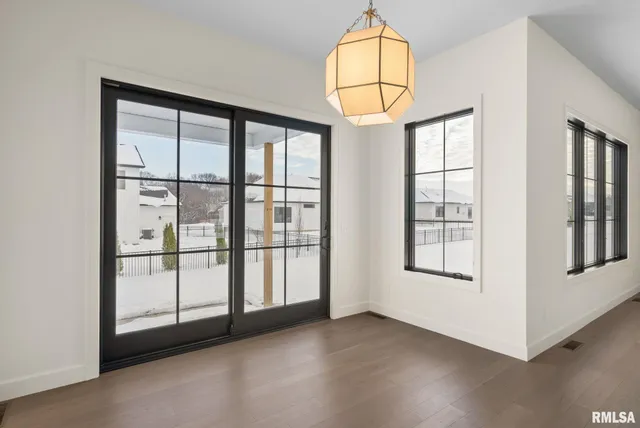 $789,900 | 7131 Alvie Lane, Bettendorf, IA 52722