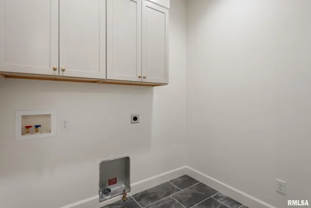 $789,900 | 7131 Alvie Lane, Bettendorf, IA 52722