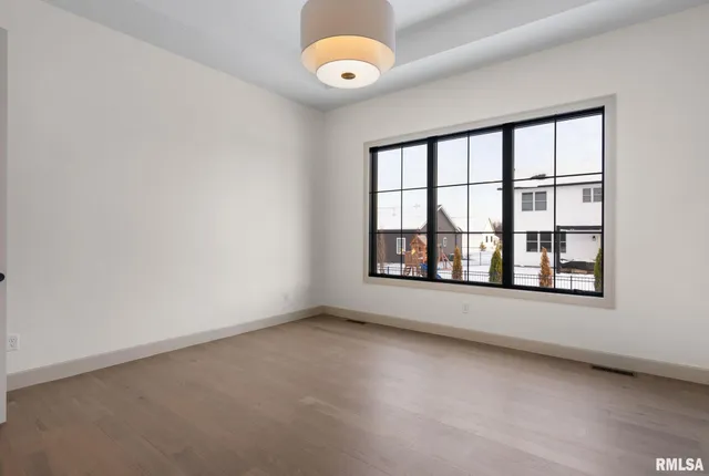 $789,900 | 7131 Alvie Lane, Bettendorf, IA 52722