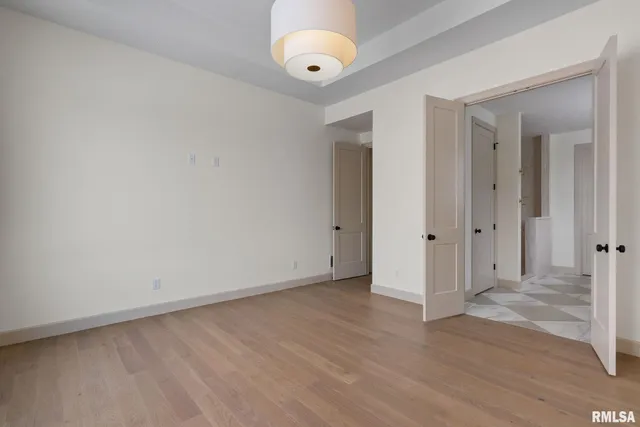 $789,900 | 7131 Alvie Lane, Bettendorf, IA 52722