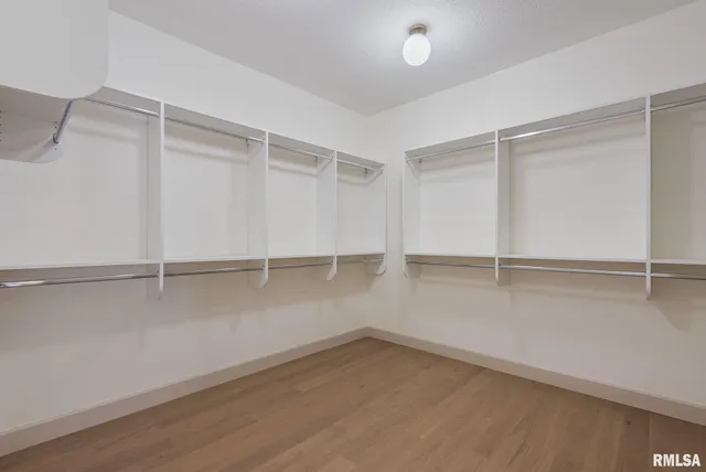 $789,900 | 7131 Alvie Lane, Bettendorf, IA 52722