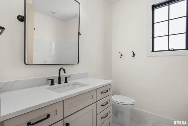 $789,900 | 7131 Alvie Lane, Bettendorf, IA 52722